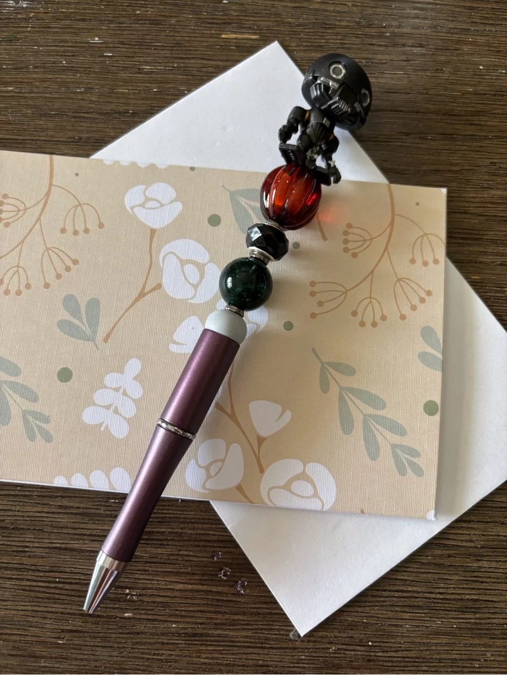 Disney Doorables: Star Wars: K-2S0 handmade beaded pen
